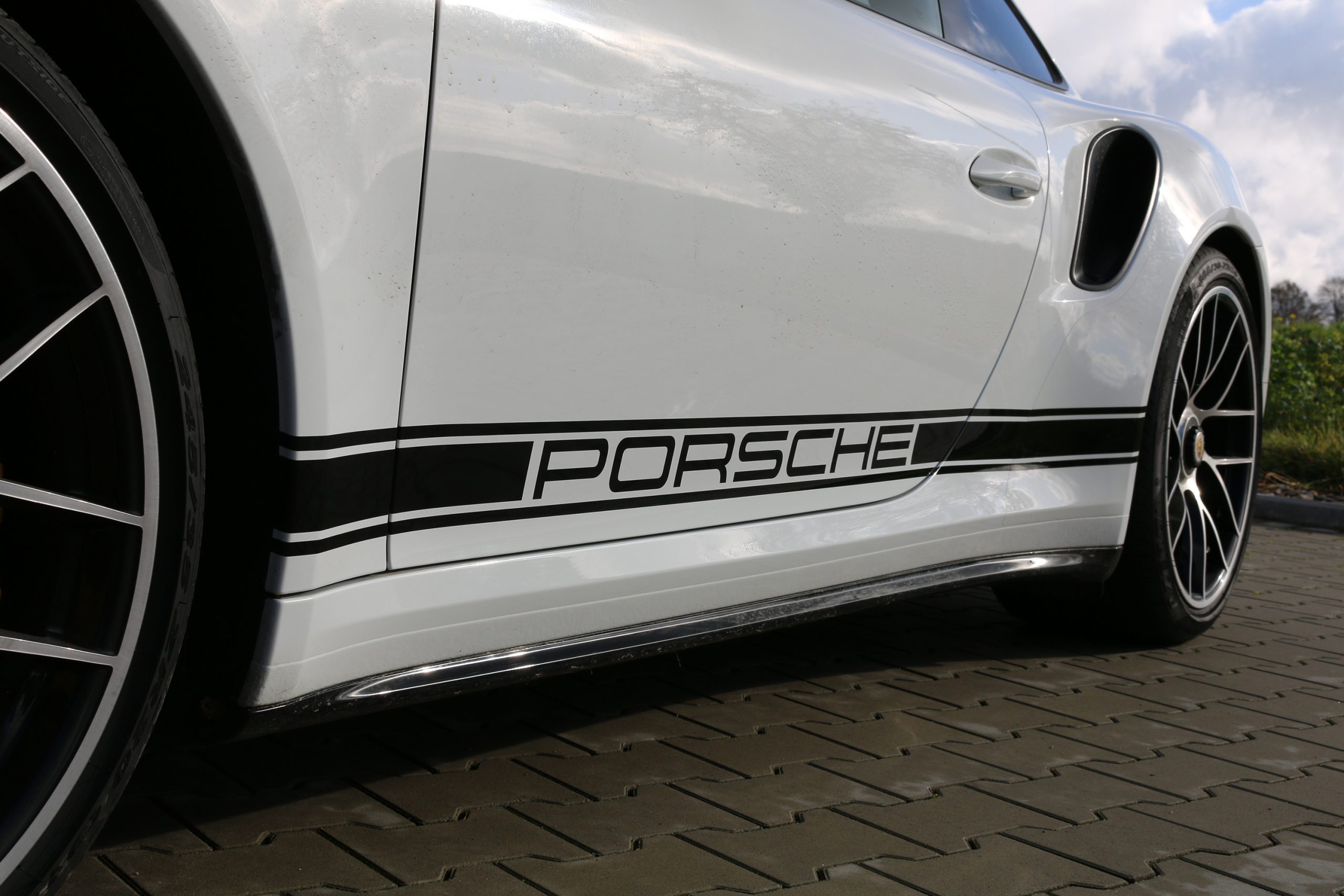 Porsche Turbo S - Sott Elemento 6 Carbon - Teilfolierung - WRAP SKIN